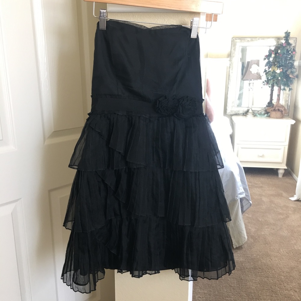 Elegant short black dress